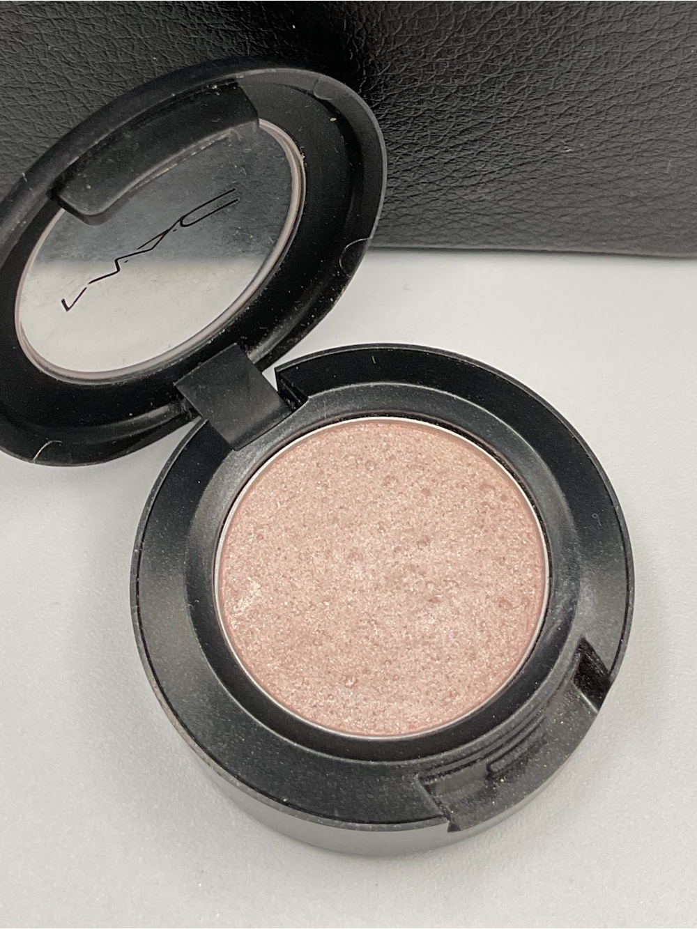 MAC Cosmetics Frost Eyeshadow in Phloof! - Swatched, Rare, HTF, Discontinued - Picture 7 of 16